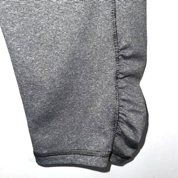 Danskin Now Womens Gray Ruched Capri Leggings Size M - Picture 6 of 11